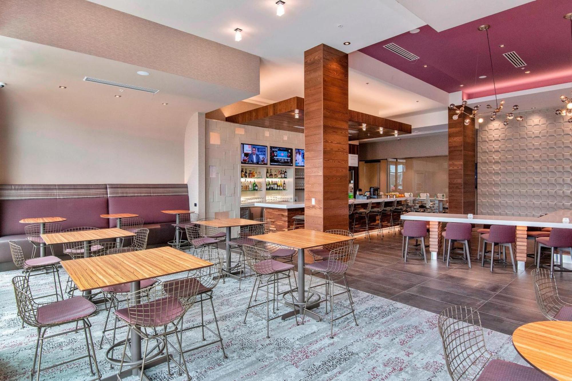 Hotel Courtyard By Marriott Raleigh Cary/Parkside Town Commons Exteriér fotografie