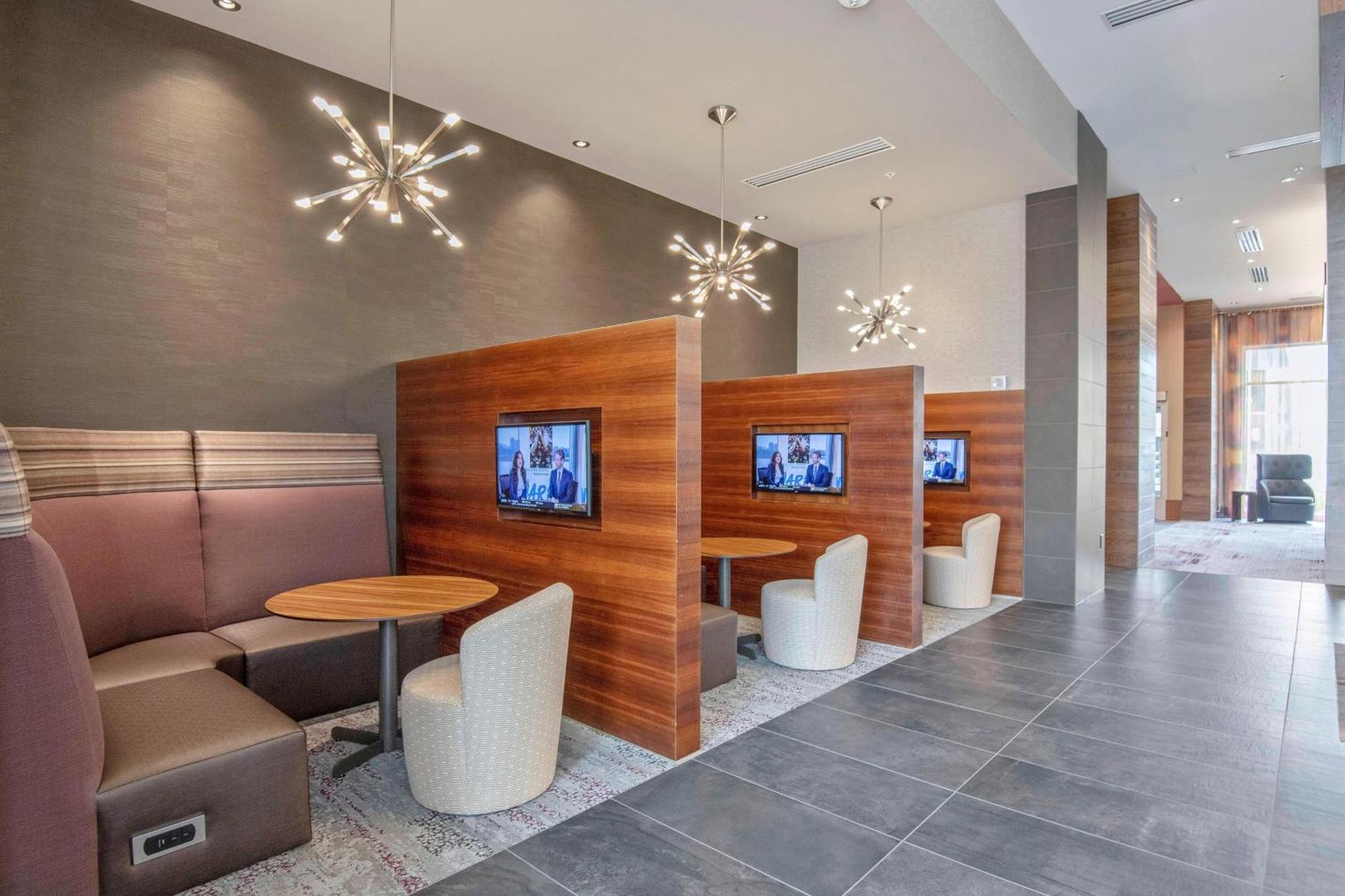 Hotel Courtyard By Marriott Raleigh Cary/Parkside Town Commons Exteriér fotografie
